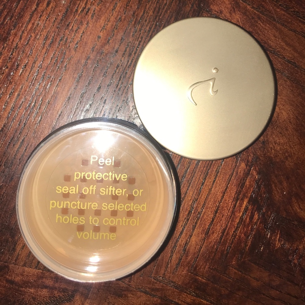 Makeup - Loose Mineral Powder - Picture 3 of 3